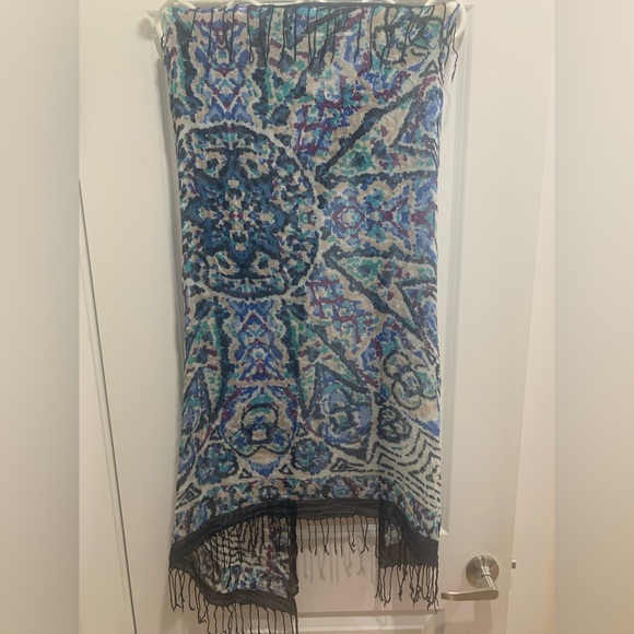 Esprit multicoloured acrylic/polyester scarf. - Picture 2 of 4